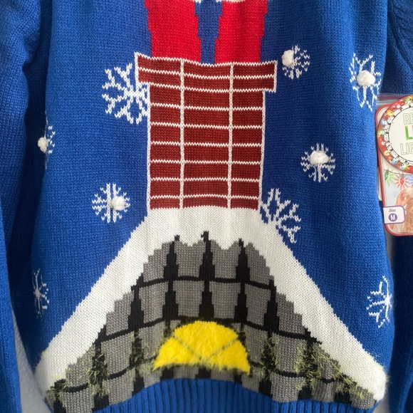 Merry Christmas Upside Down Santa in Chimney Light Up Sweater Size Medium NWT - Picture 1 of 7